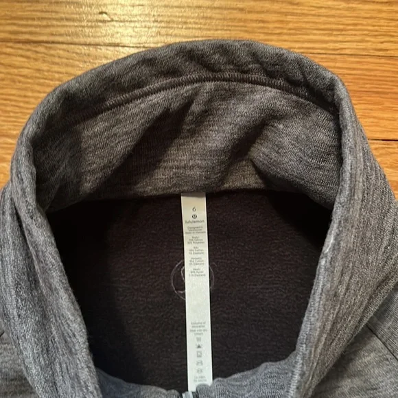 Lululemon Zip-up Jacket Size: 6 - Picture 2 of 3
